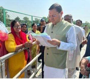 मुख्यमंत्री पुष्कर सिंह धामी ने जनता व जनप्रतिनिधियों से मुलाकात कर जनसमस्याएं सुनी तथा समस्याओं का समाधान करने के निर्देश अधिकारियों को दिए।