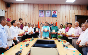‘‘मुख्यमंत्री ने किया ‘सेवा विधि‘ पुस्तक का विमोचन‘‘