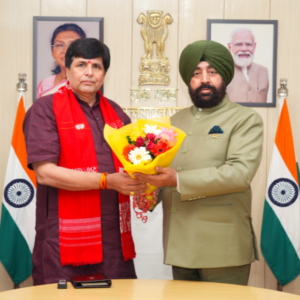 राज्यपाल लेफ्टिनेंट जनरल गुरमीत सिंह (से नि) से बुधवार को लोक भवन में उत्तराखण्ड संस्कृत विश्वविद्यालय के कुलपति प्रो. रमाकान्त पाण्डेय ने शिष्टाचार भेंट की।