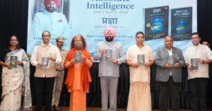 राज्यपाल ने लोक भवन परिसर में लगी पुस्तक प्रदर्शनी का किया अवलोकन