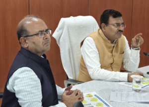 एसईओसी से लगातार जनपदों के साथ समन्वय बनाए रखने के निर्देश