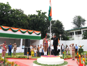 स्वतंत्रता दिवस पर मुख्य सचिव ने सुशासन, विकसित उत्तराखण्ड और हिमालय संरक्षण का लिया संकल्प