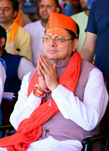 देवीधुरा में फलों-फूलों से बरसी बग्वाल, ऐतिहासिक पाषाण युद्ध के साक्षी बने लाखों श्रद्धालु