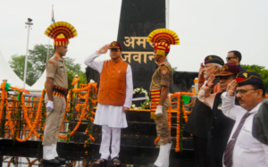 नेपाल-भारत सीमा पर स्थापित शहीद स्मारक देश सेवा, त्याग और बलिदान का प्रतीक: मुख्यमंत्री