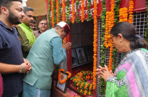 देहरादून स्थित शहीद स्थल पर दी मसूरी गोलीकांड के अमर शहीदों को श्रद्धांजली।