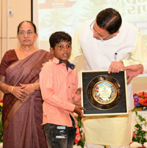 वन्य जीव संघर्ष के दौरान अदम्य साहस का परिचय देने वाले कुल 18 लोगों को ₹ 51,000 – ₹ 51000 की धनराशि देने की घोषणा