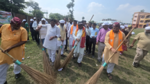 केंद्रीय जनजातीय कार्य मंत्री श्री जुएल ओराम ने बाजपुर के एकलव्य मॉडल आवासीय विद्यालय में विद्यार्थियों के साथ किया संवाद, विद्यालय को उत्कृष्ट शिक्षण संस्थान के रूप में विकसित करने पर दिया जोर