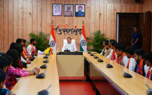 सीएम धामी से एबीवीपी के नवनिर्वाचित पदाधिकारियों ने की भेंट