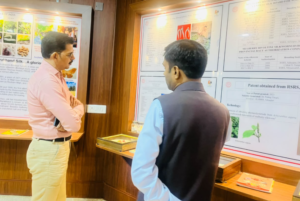 उत्तर प्रदेश के रेशम निदेशक ने देहरादून स्थित केंद्रीय रेशम बोर्ड के अनुसंधान केंद्र का तकनीकी भ्रमण किया