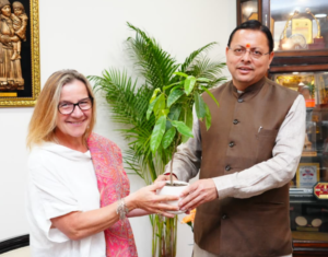 मुख्यमंत्री श्री पुष्कर सिंह धामी से अंतरराष्ट्रीय फिल्म निर्माताओं के प्रतिनिधिमंडल ने की भेंट