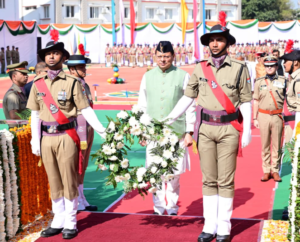 मुख्यमंत्री ने पुलिस स्मृति दिवस पर शहीद जवानों को दी श्रद्धांजलि, परिजनों को किया सम्मानित